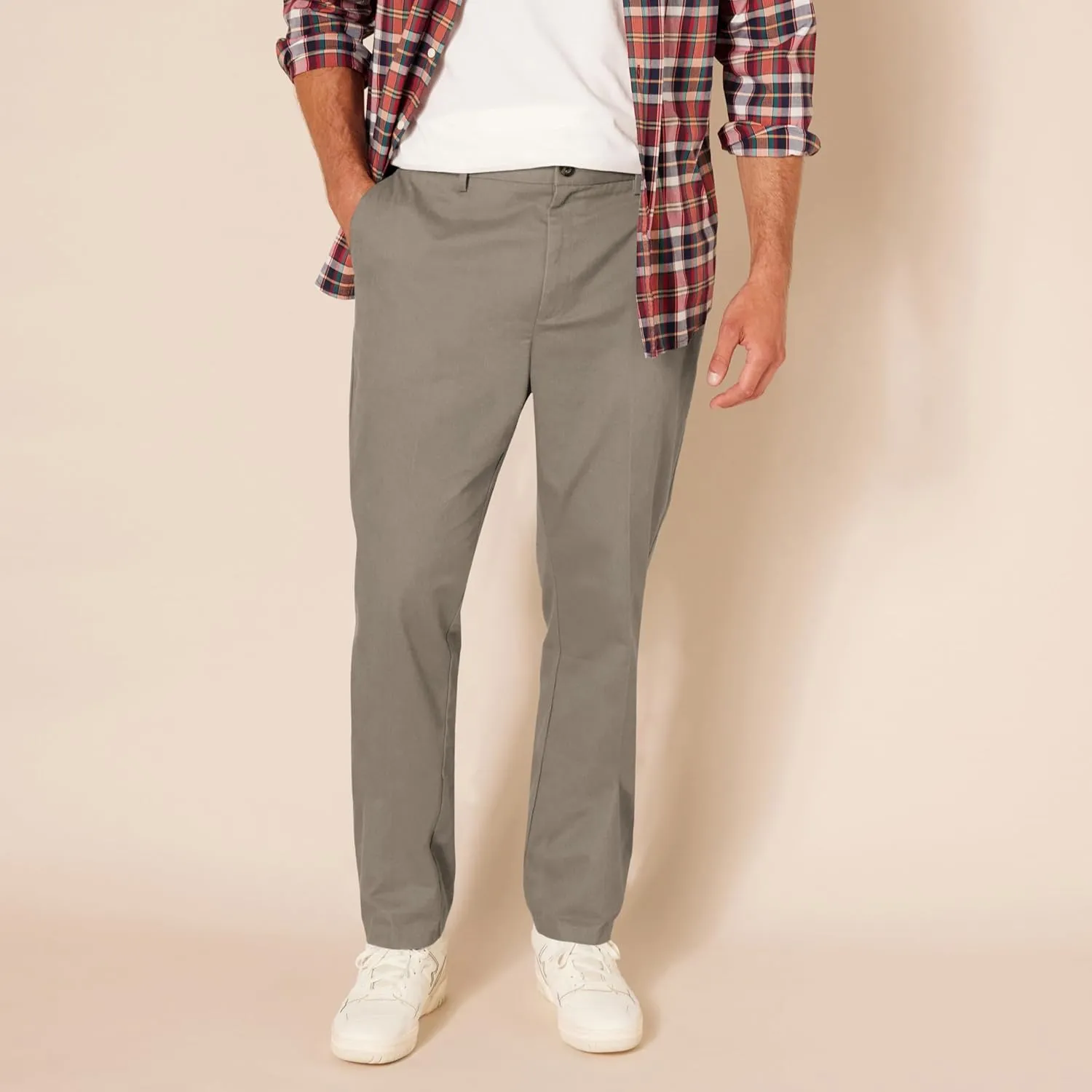Amazon Essentials Men's Slim-Fit Wrinkle-Resistant Flat-Front Chino Pant