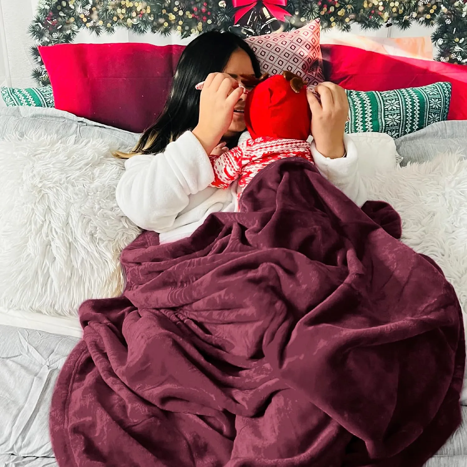 Bedsure Burgundy Red Fleece Blanket King Size - 280GSM Throw Blankets for Couch,Sofa,Bed, Soft Lightweight Plush Cozy Throws for Toddlers