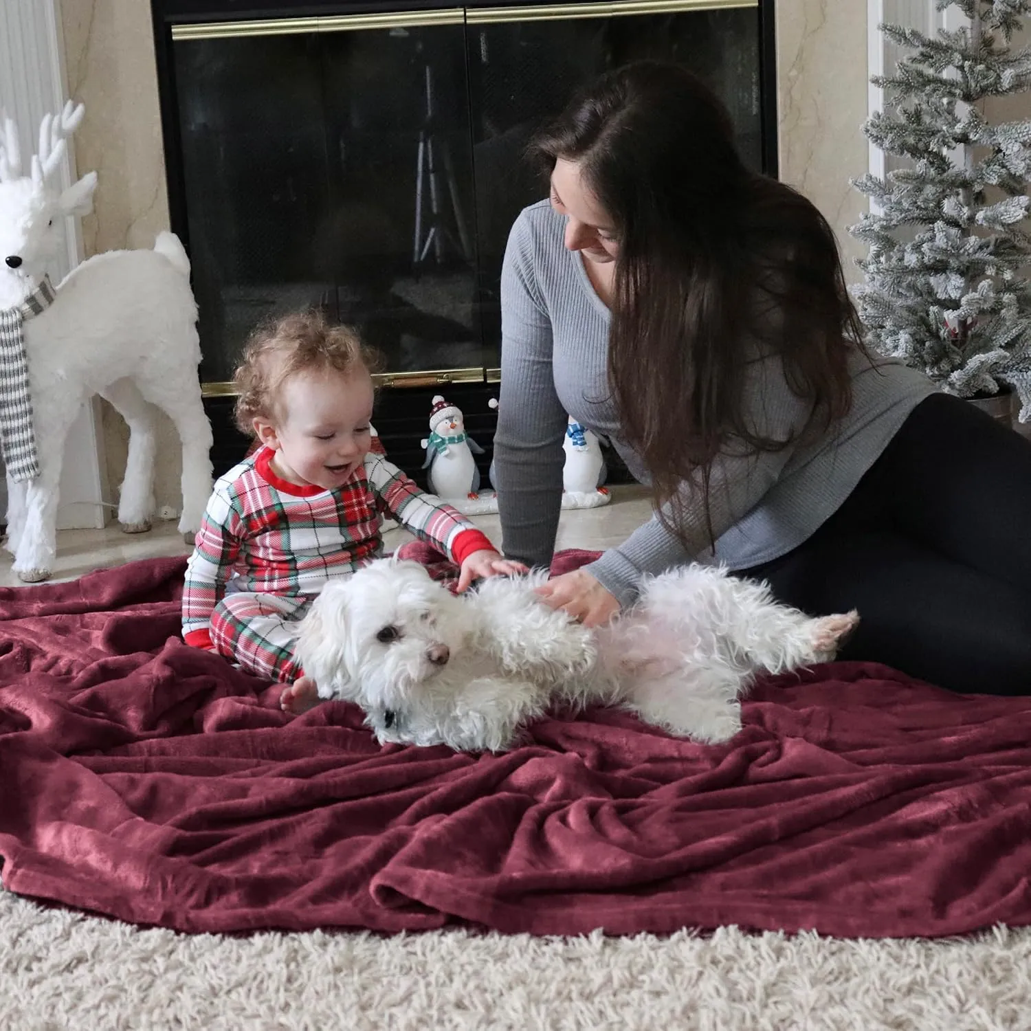 Bedsure Burgundy Red Fleece Blanket King Size - 280GSM Throw Blankets for Couch,Sofa,Bed, Soft Lightweight Plush Cozy Throws for Toddlers