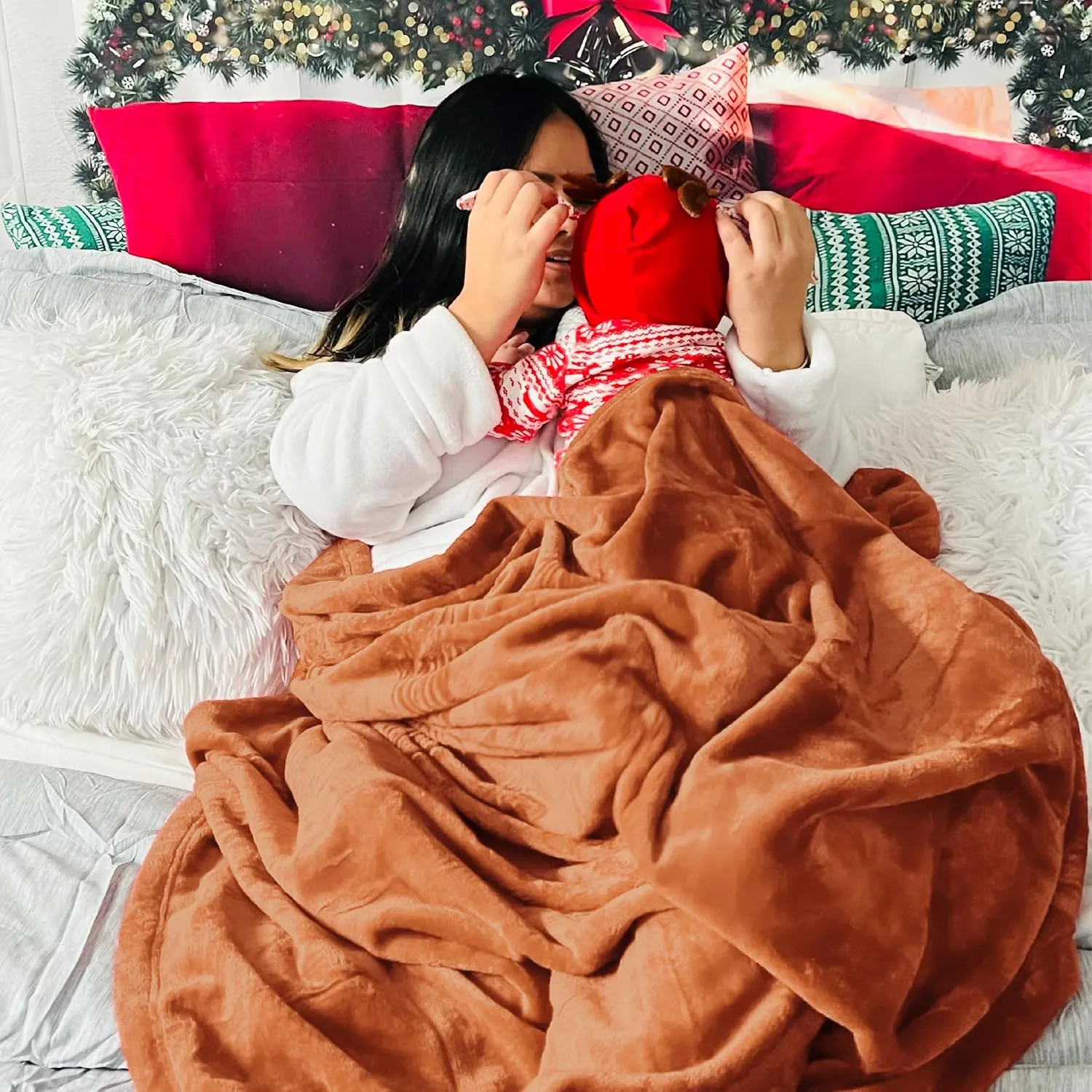 Bedsure Burnt Orange Fleece Throw Blanket Mango - 300GSM Soft Lightweight Plush Cozy Blankets for Bed, Sofa, Couch, Travel, Camping