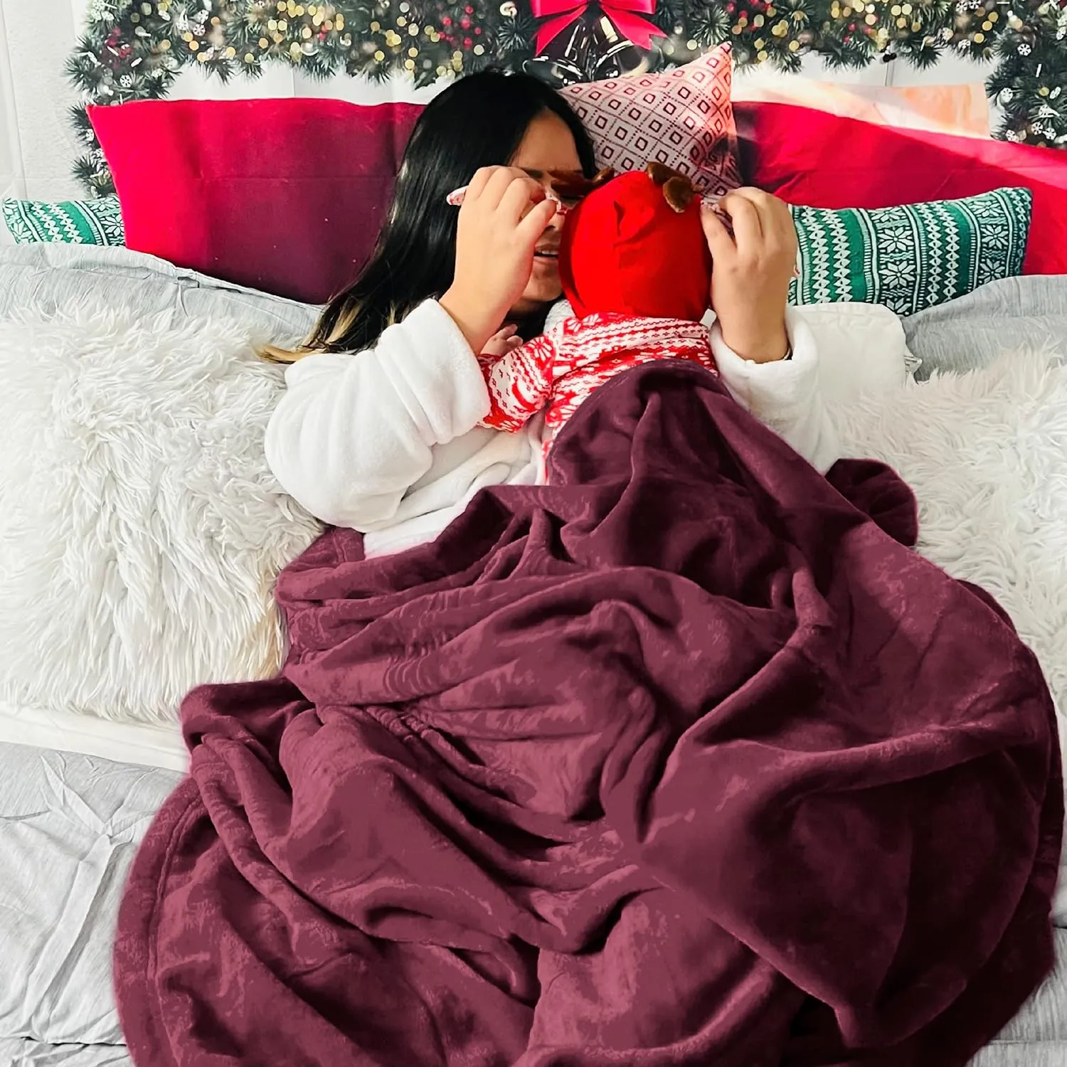 Bedsure Fleece Blankets Queen Size Red Burgundy - Bed Blanket Soft Lightweight Plush Fuzzy Cozy Luxury Microfiber, 90x90 inches