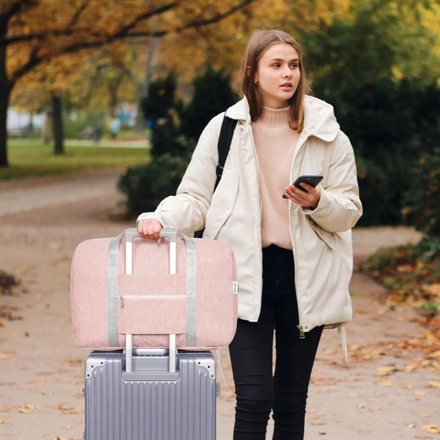 Carry on luaggage 22x14x9 Airlines Approved Foldable Carry on Bag Travel Duffel Packable Duffle Overnight for Women 40L (Pink)