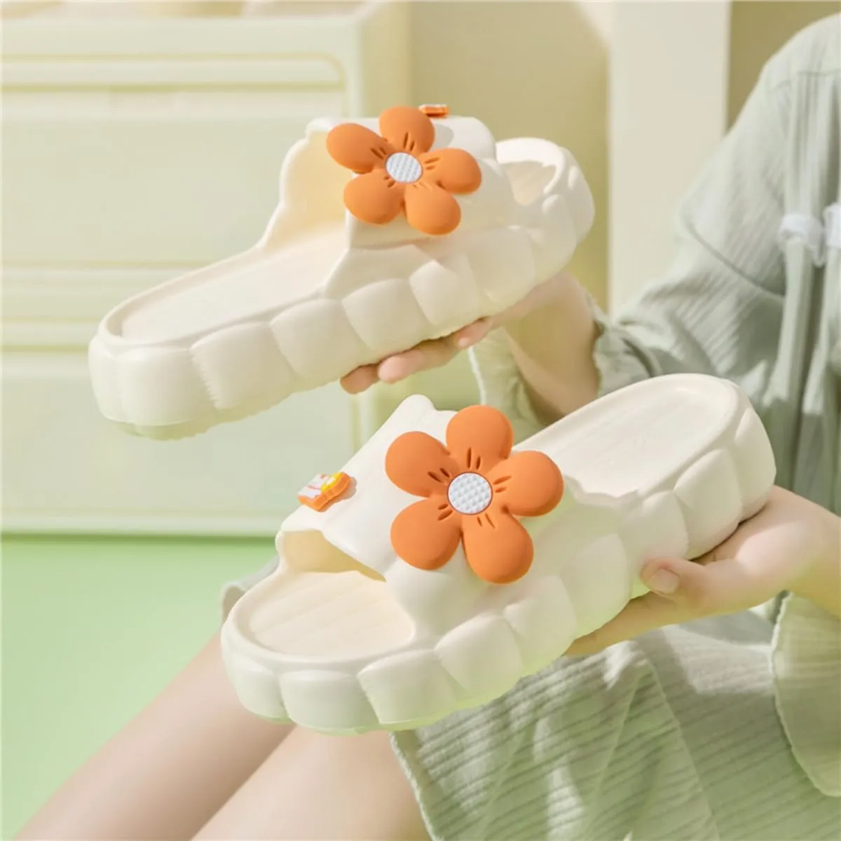 Cloud Slides for Women Cute Pink Flower Thick Sandals Bathroom Open To Slides Non-Slip Lightweight Summer Outdoor