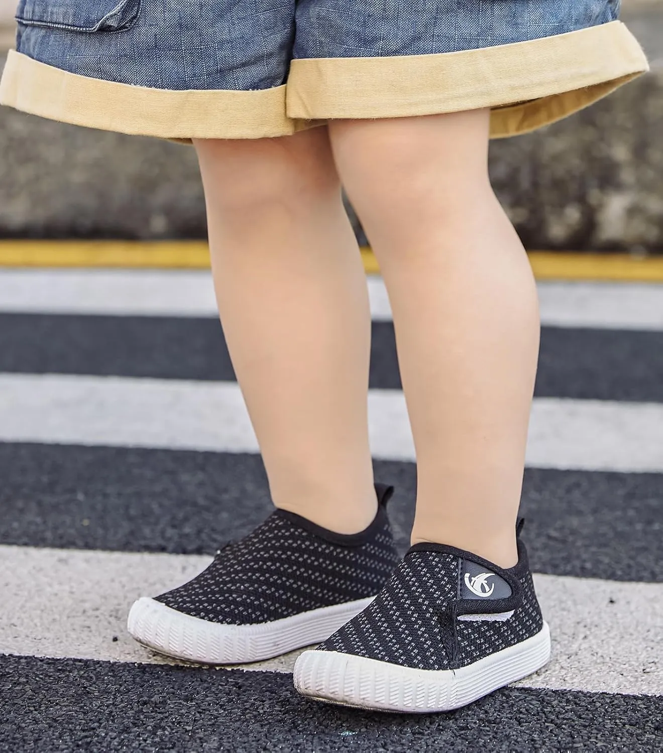 DADAWEN Boys Girls Toddler Sneakers Kids Lightweight Walking Shoes Mesh Breathable Tennis Shoes for Toddler/Little Kids