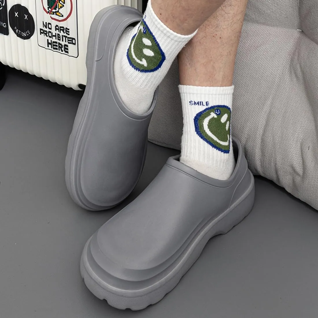 Harssidanzar Mens Clogs, Chef Shoes for Men,Garden Shoes,Slip On Work Shoes for Food Service, Garden, or Nursing HM201US