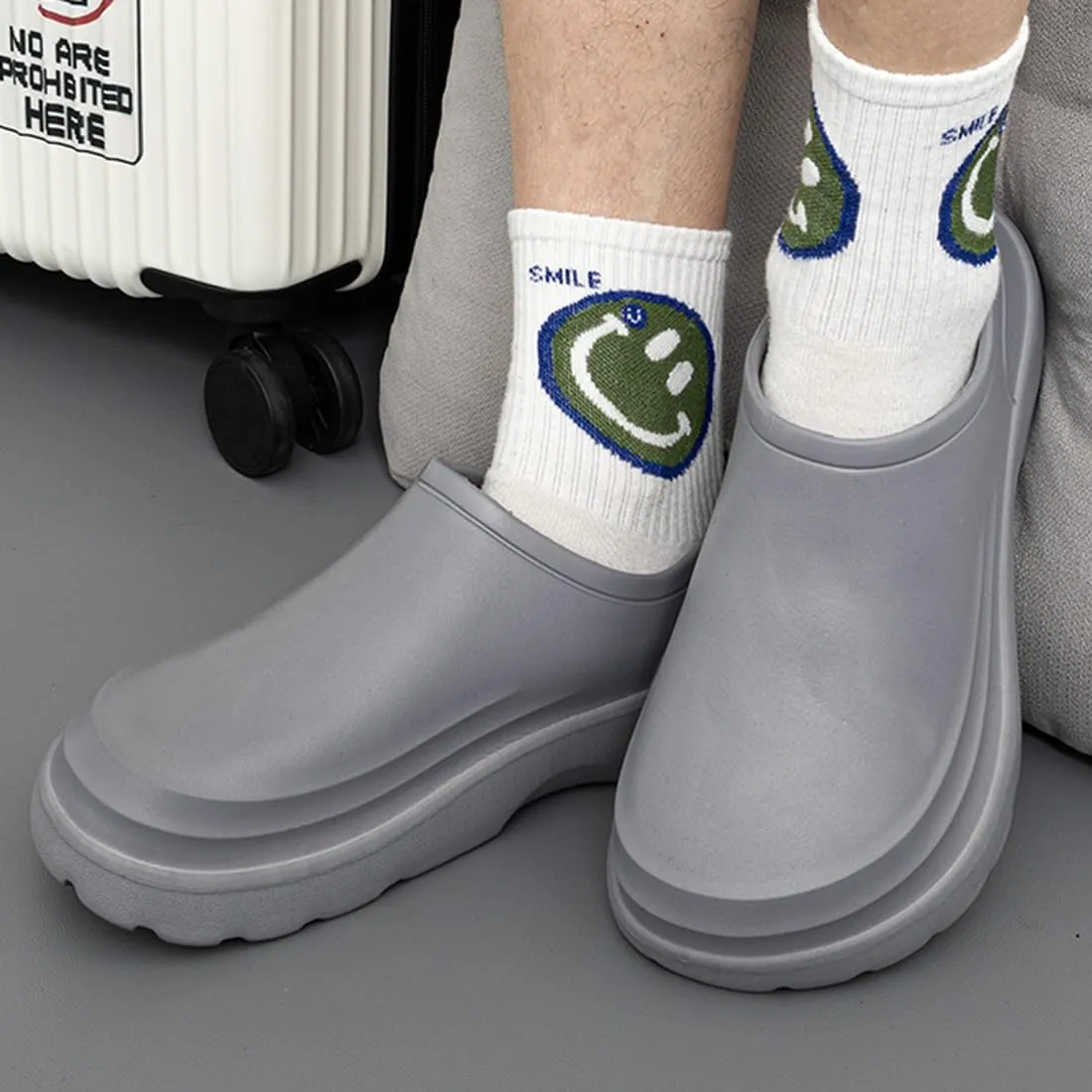 Harssidanzar Mens Clogs, Chef Shoes for Men,Garden Shoes,Slip On Work Shoes for Food Service, Garden, or Nursing HM201US