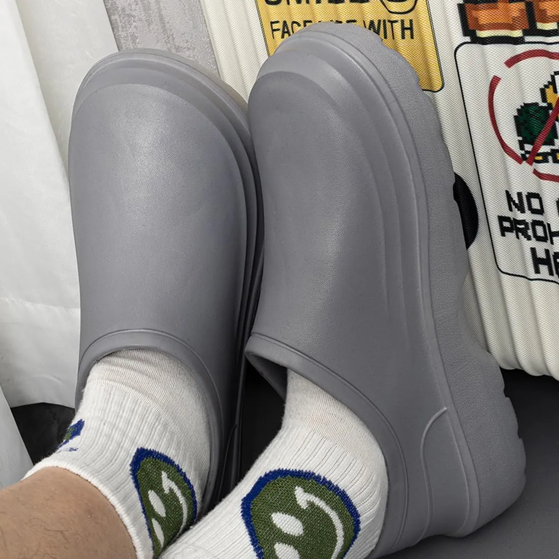 Harssidanzar Mens Clogs, Chef Shoes for Men,Garden Shoes,Slip On Work Shoes for Food Service, Garden, or Nursing HM201US