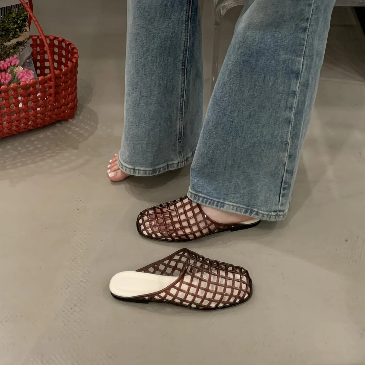 Jelly Shoes for Women Clear Hollow Jelly Mesh Slides Sandals Round Toe Slip On Summer Beach Slippers Non-Slip Jellies Mules Flats Shoes