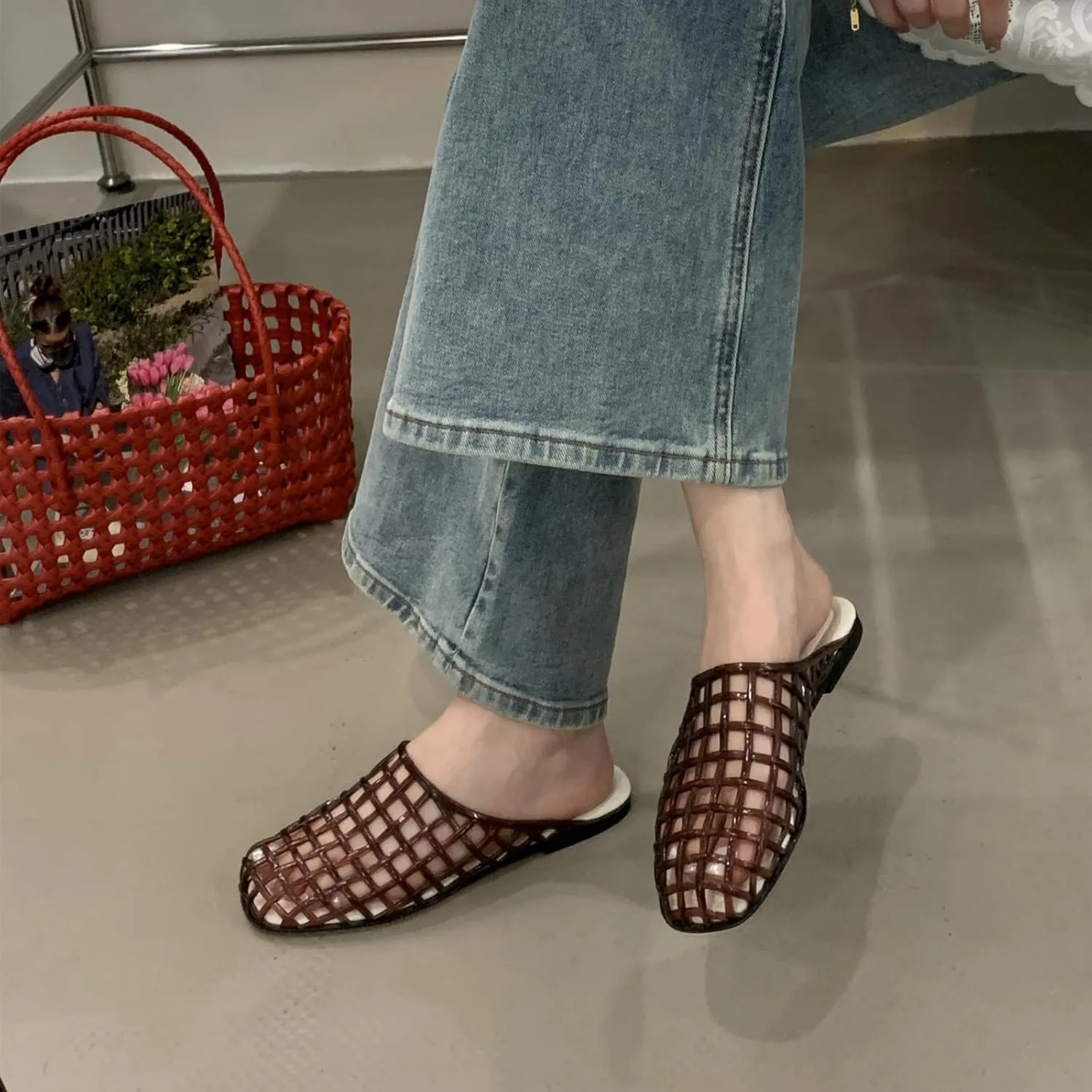 Jelly Shoes for Women Clear Hollow Jelly Mesh Slides Sandals Round Toe Slip On Summer Beach Slippers Non-Slip Jellies Mules Flats Shoes