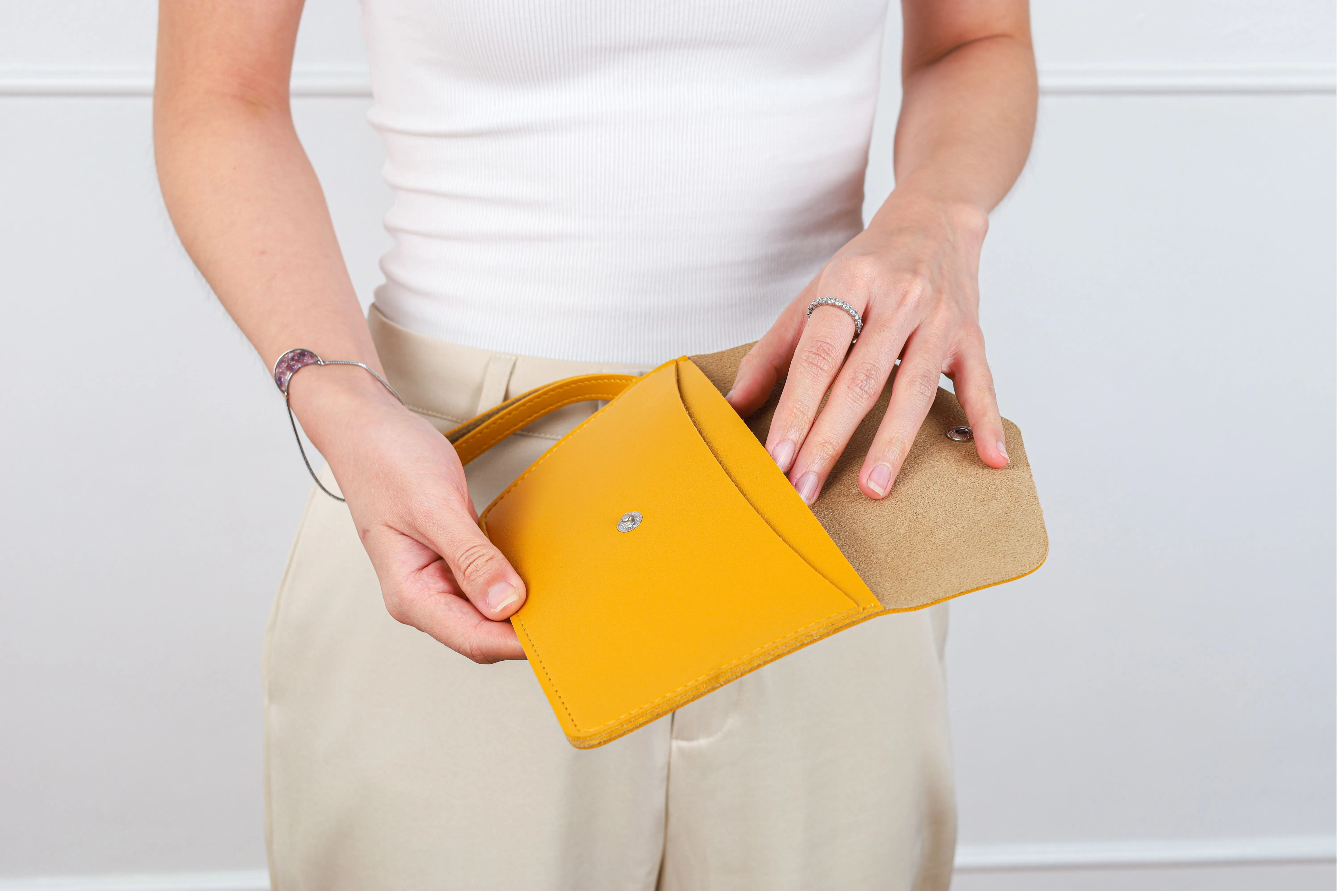 Judy Flat Wristlet