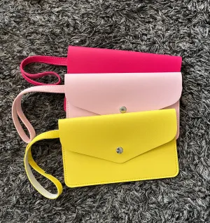 Judy Flat Wristlet