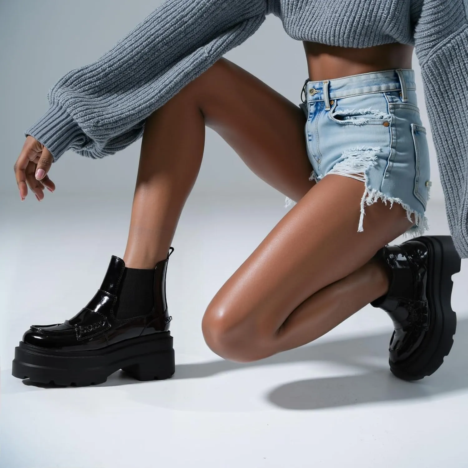 KaroNairy Platform Ankle Boots for Women Chelsea Boots Round Toe Chunky Heel Slip on Lug Sole Short Boots Black