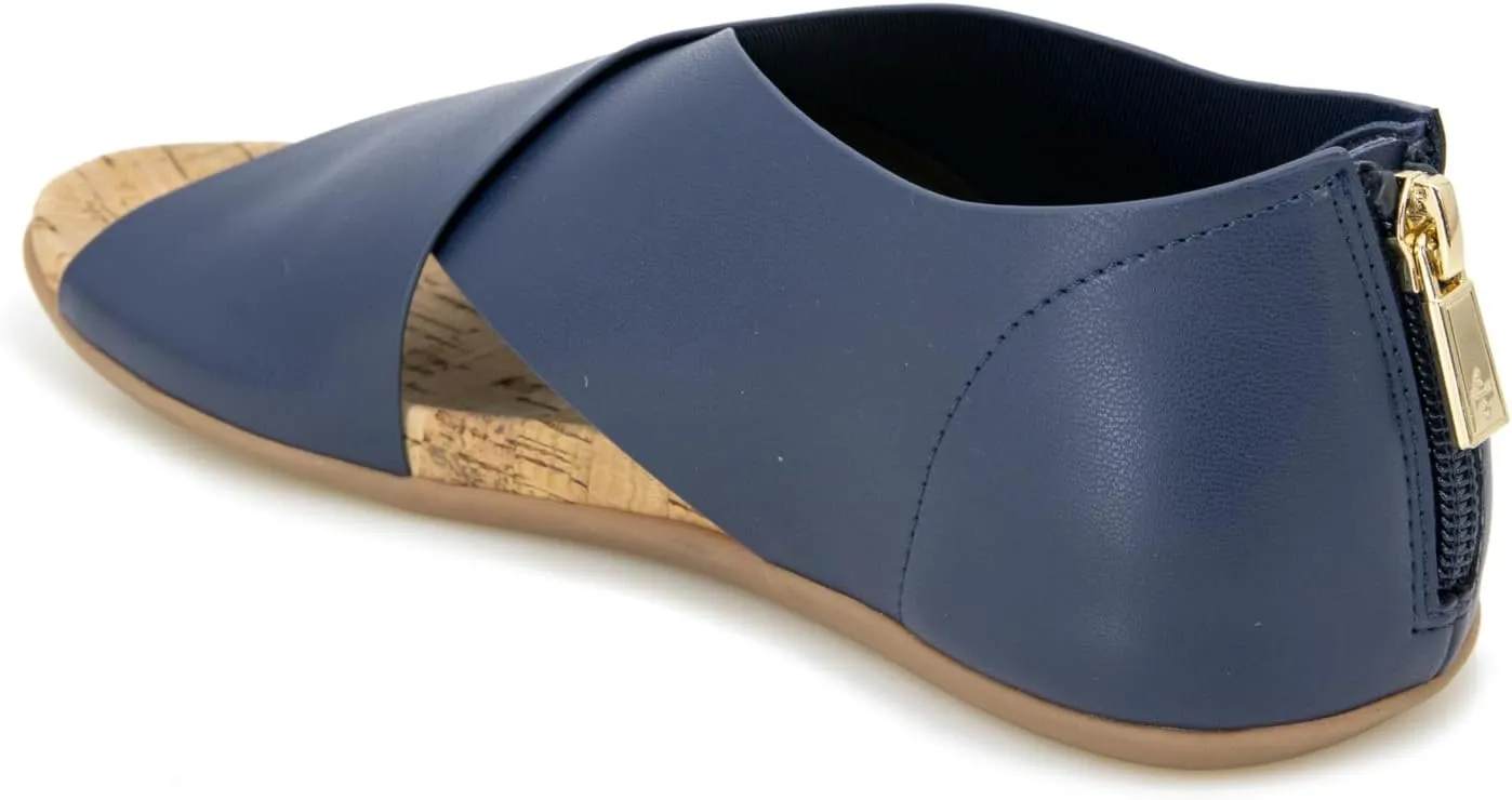 Kenneth Cole REACTION Women's Selena Flat Sandal