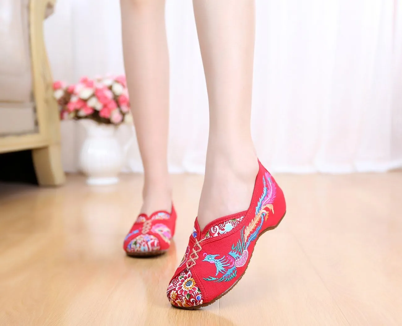 Lazutom Women Lady Vintage Chinese Style Embroidery Slip-On Cheongsam Walking Shoes