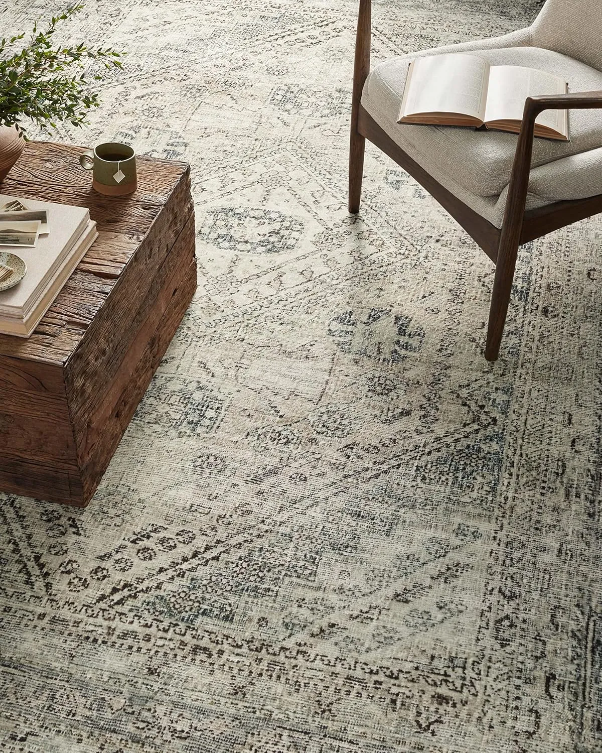 Loloi Magnolia Home by Joanna Gaines Sinclair Collection SIN-04 Natural/Sage 2'-0" x 5'-0", .25" Pile Height, Machine Washable, Accent Rug