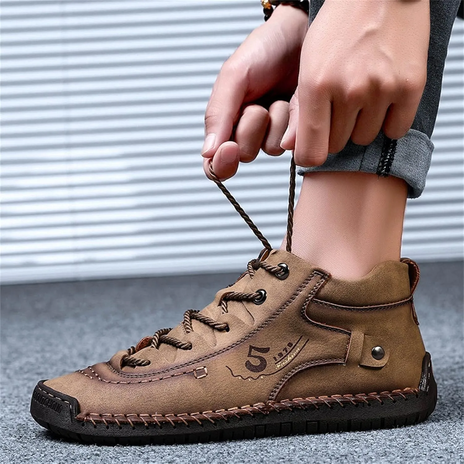 Mens Leather Tuxedo Shoes Fashion Summer and Autumn Men Leather Shoes Flat Soft Bottom Comfortable Mid Top Lace Up Casual Real Leather Shoes