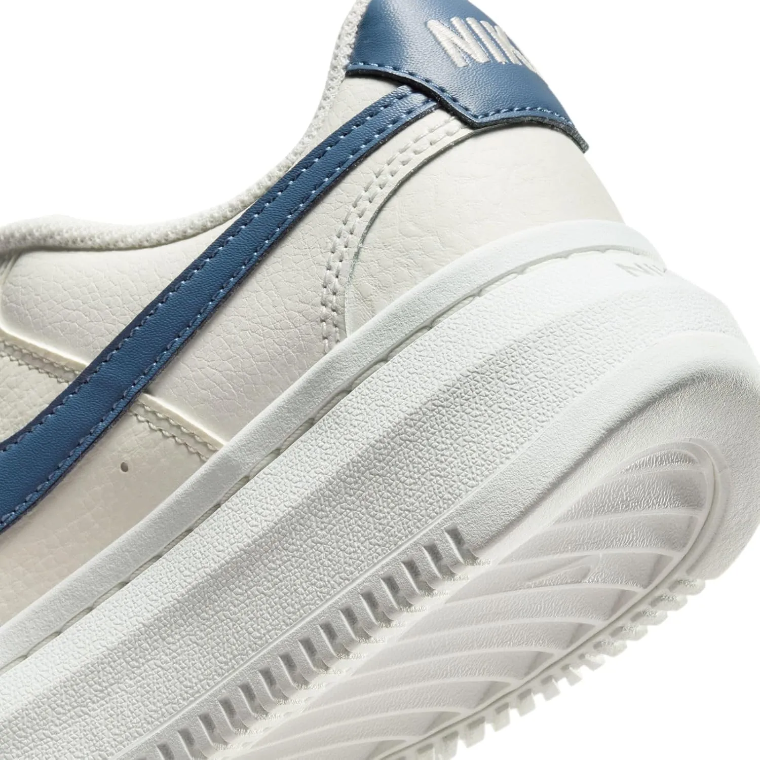 NIKE Women's Basketball Low