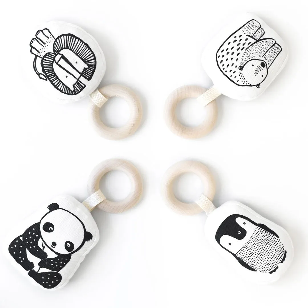 Organic teether with wooden ring - lion