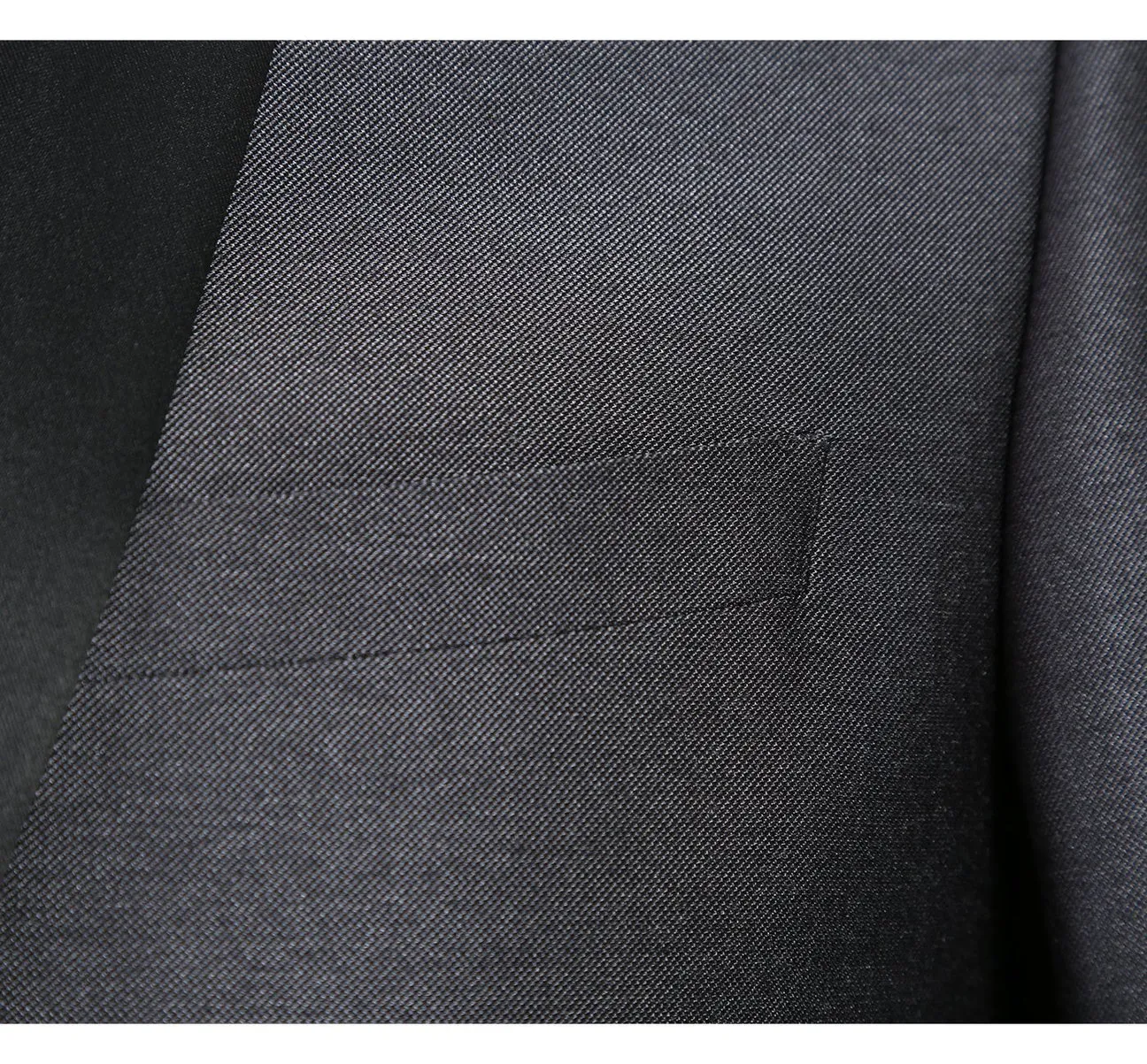 Renoir 201-17  Slim Fit 2-Piece Shawl Lapel Slim Fit Tuxedo Suit