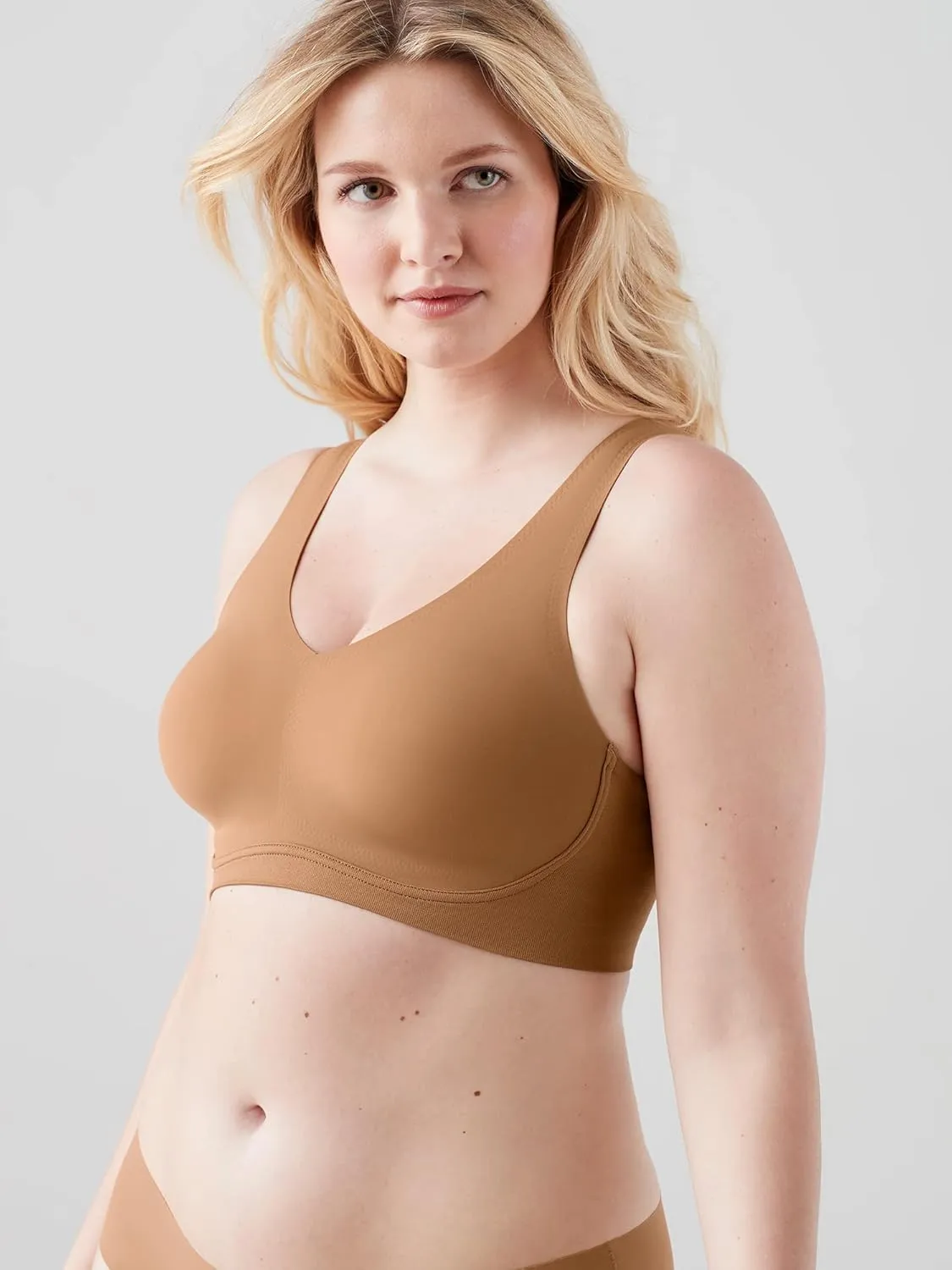 True & Co Women's True Body Lift V Neck Bra with Soft Form Band