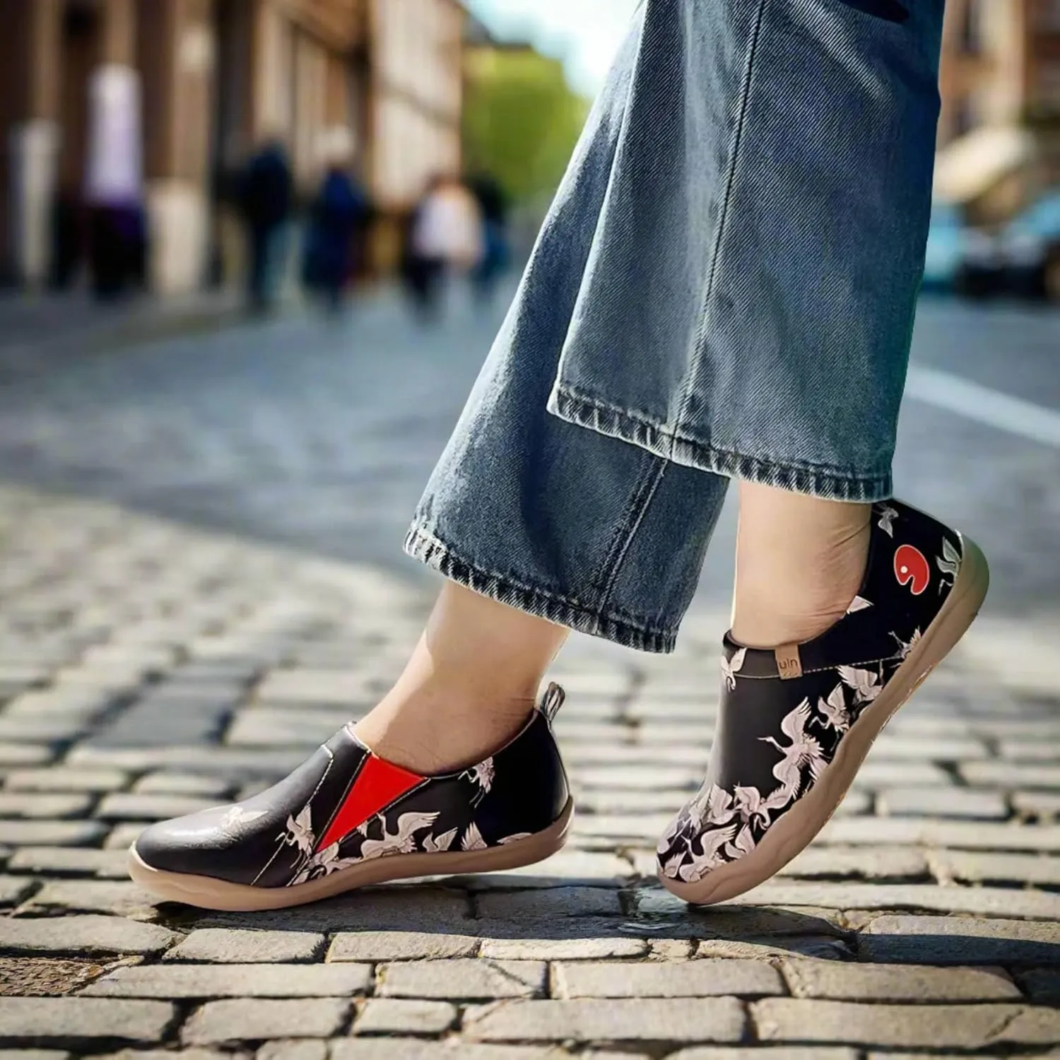 UIN Women's Artistic Design Slip-On Microfiber PU Shoes Stylish Comfortable Casual Loafers Lightweight Everyday Travel Footwear