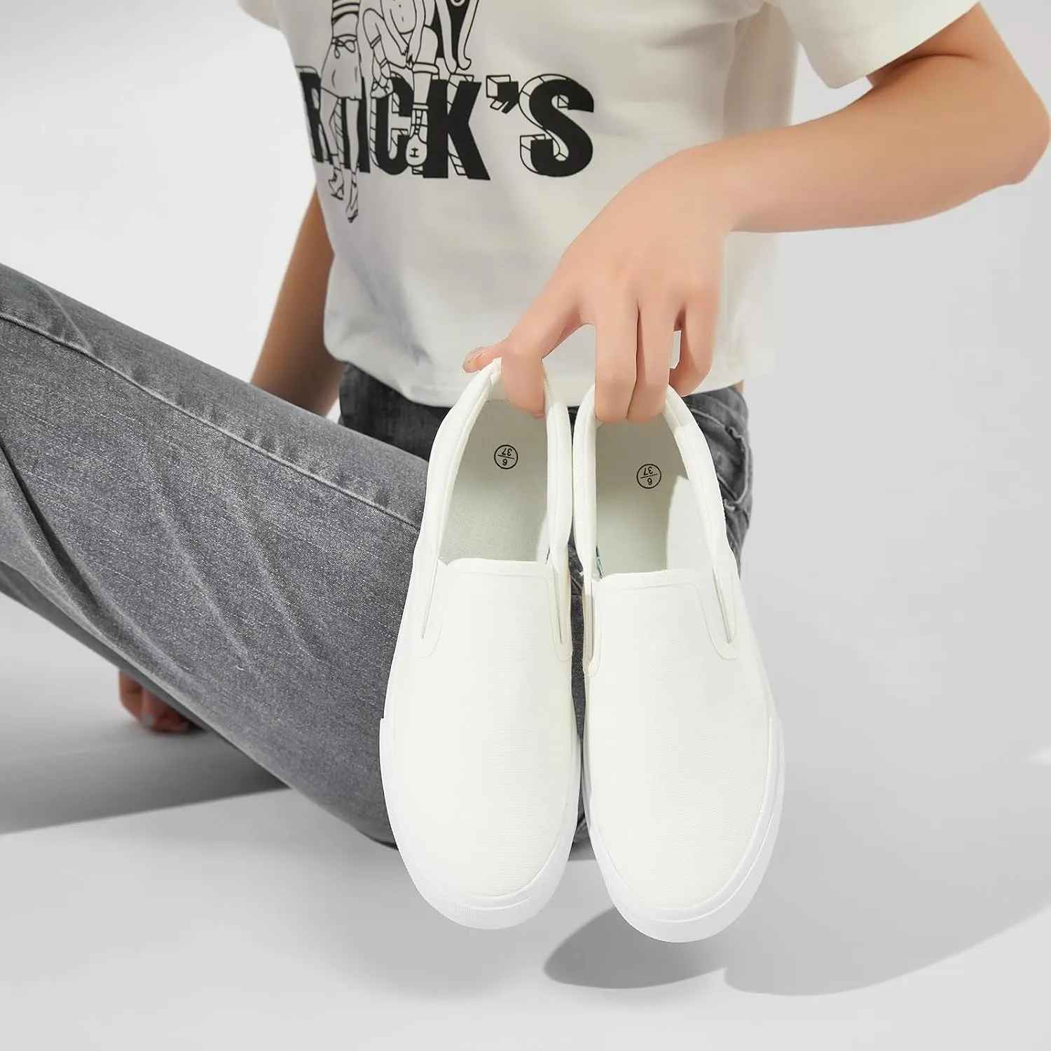 Women's Slip on Shoes Canvas Sneakers Loafers Non Slip Shoes Low Top Casual Shoes