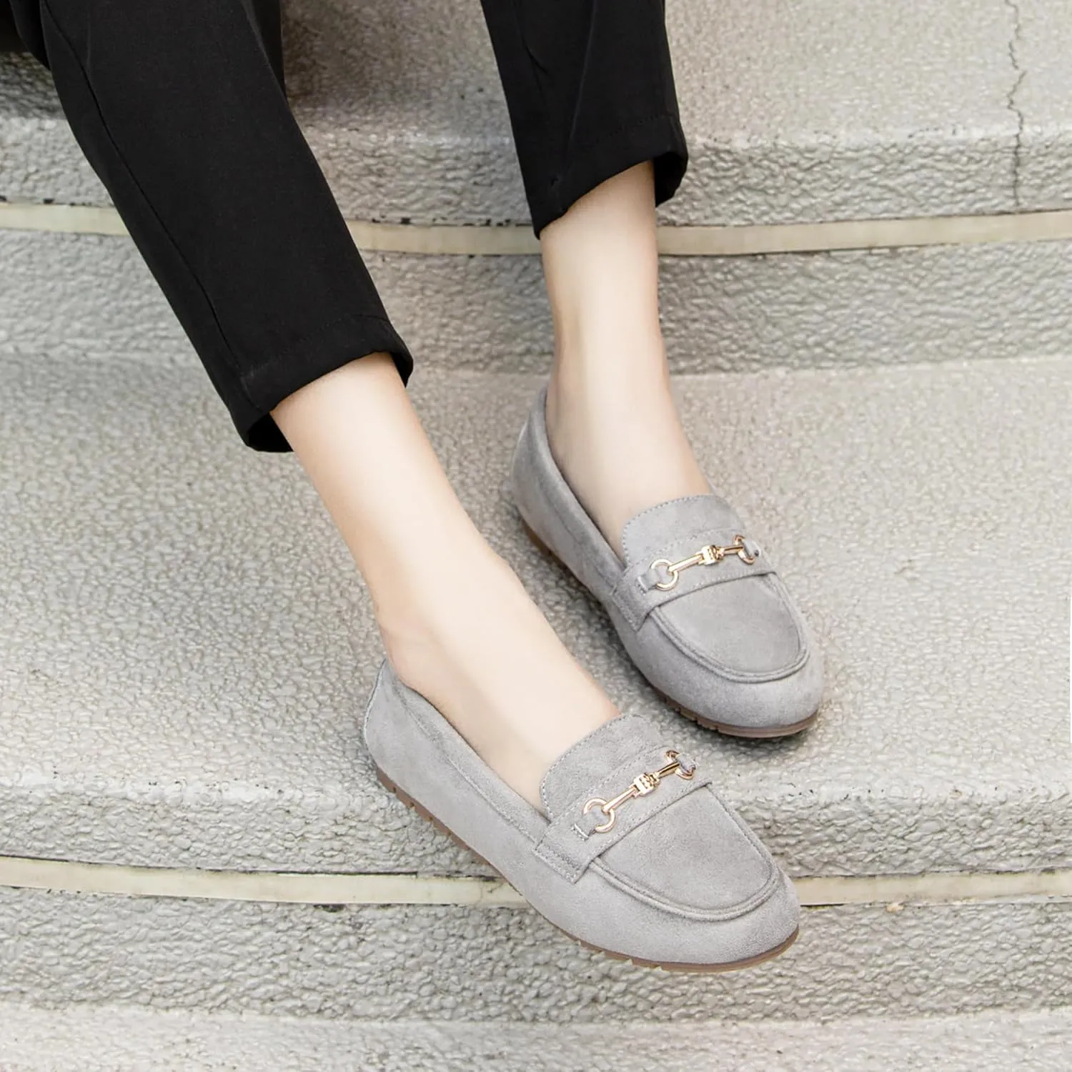 Women's Wide Loafers Casual Slip on Flat Shoes Women's Comfort Penny Loafers with Arch Support Women Dressy Moccasins